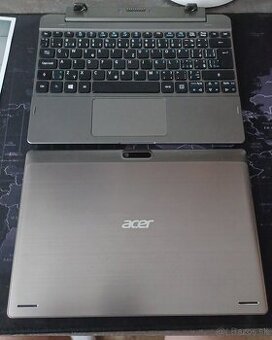 Acer Switch One 10 - 2v1 notebook a tablet.
