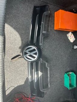Vw golf 5 predna maska
