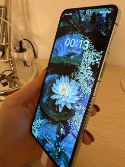 Samsung Galaxy Z Flip5 (SM-F731B)