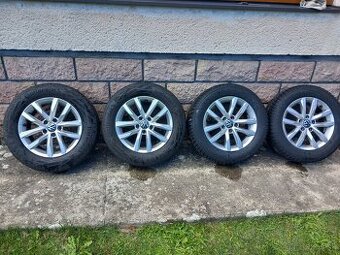 Predám originál VW 16" Al disky s pneu 215/60 R16