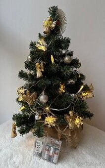 VIANoČný StroMček