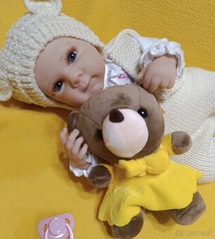 Realistická bábika Anežka