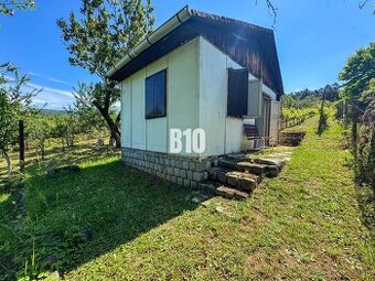 Vinica na skok od Nitry + chata - 590 m2 - 1