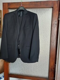 Pánsky oblek čierny