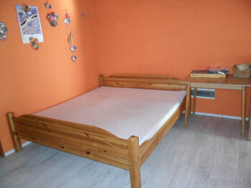 Drevená manželská posteľ z bukového dreva 200cm x 190 cm