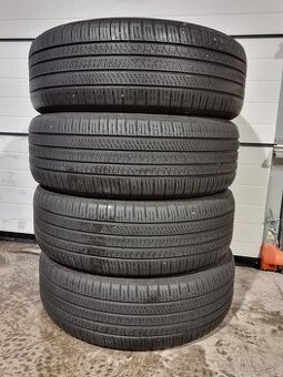 Celoročné pneu Pirelli 255/60 R20 -