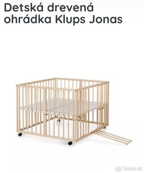 Drevená ohrádka klups