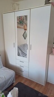 Skriňa REZERVOVANE NEVOLAT