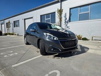 Peugeot 208 1.2 e-VTi Allure Automat