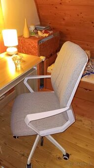 Kancelársky stol