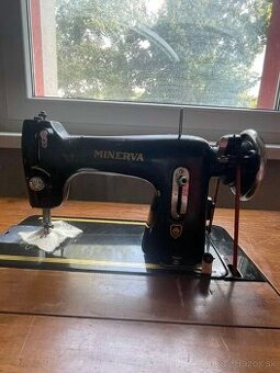 Minerva 122 Starožitný šijací stroj / stôl