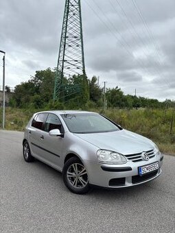 Parádny Volkswagen Golf 5 , 1.4 55kw - 1