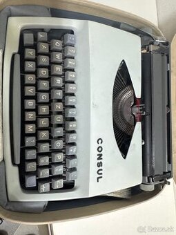 Kufríkový písací stroj Consul 231,3