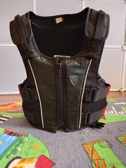 Detské jazdecké potreby (bezpečnostná vesta, 2xprilba)