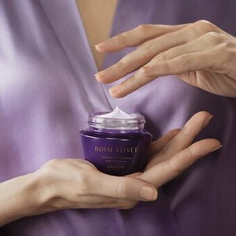 Spevňujúci nočný krém Royal Velvet