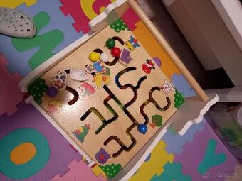 Detské drevené chodítko