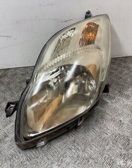 Toyota Yaris II 2 lift 2009-  ľavé svetlo