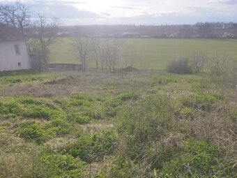 Predám pozemok v rozlohe 849m2 (Obec Tajná )