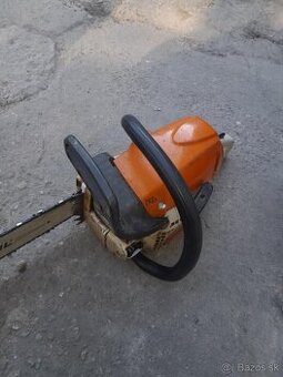 Stihl MS 251/C - zachovalá nová reťaz