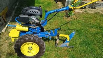 Predam malotraktor Agzat.