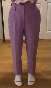 ———Fialové nohavice s opaskom, Zara, S/36, 12.40 E——