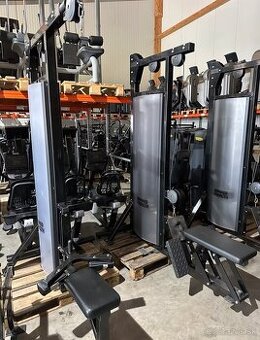 Hammer Strength pulldown/ low row