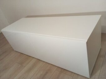 skrinka Ikea Besta - vvysoký lesk