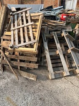 Darujem za odvoz drevený materiál
