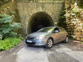 Opel Astra J 1.6 85kw