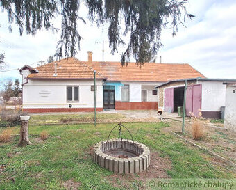 Zachovalý trojizbový rodinný dom s garážou v centre poduna