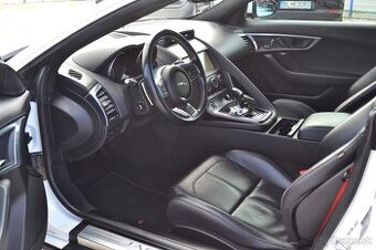 Jaguar F-Type Coupe P300 R-Dymanic