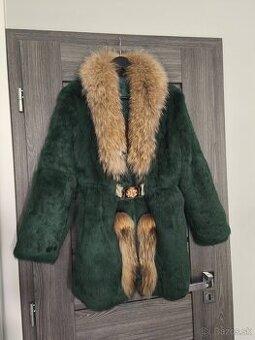 Krasny pravy kozuch zajac + myval