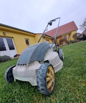 Predám kosačku Fieldmann - 1