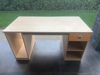 Predam pisaci stol za 20Eur