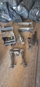 Zetor zadne prvky zadny zaves , agrohak , treti bod , ramena