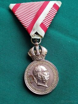 Vyzn, RU-FJI vyznamenanie SIGNVM LAVDIS.