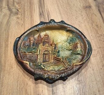 Kovová dekorácia na stenu