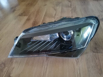 Škoda Superb III levý xenon 3V1941017B