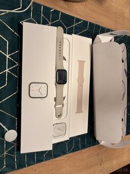 Hodinky Apple Watch 7