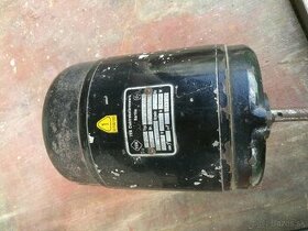 Elektromotor VEB jednofázový 220V.