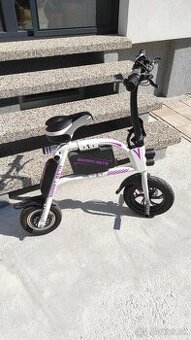 Malý elektrobicykel