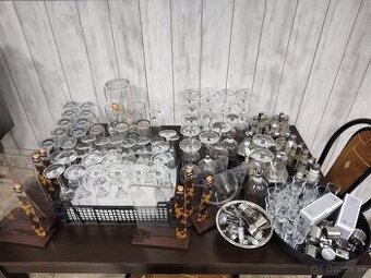 Poháre, solničku, stojanceky, priborniky, taniere,