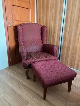 Predám pohodlné kreslo – ušiak s taburetkou