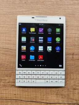 Blackberry Passport biely