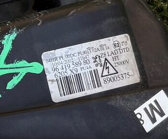 Svetlomet Peugeot 607 praý
