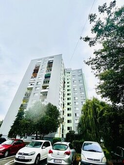 SIMI real - veľký 3 izbový byt s balkónom - 75 m2