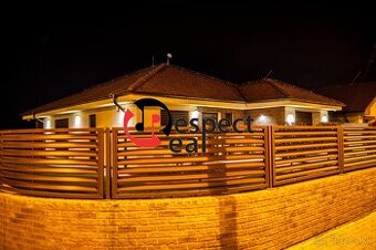 Luxusný rodinný dom s garážou a s kompletným zariadením