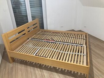 Masív - manželská posteľ