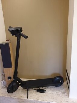 elektricka kolobežka BIRD ON. s nabijackou, zvončekom...