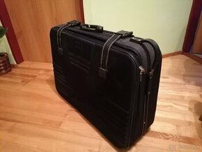 Cestovný kufor